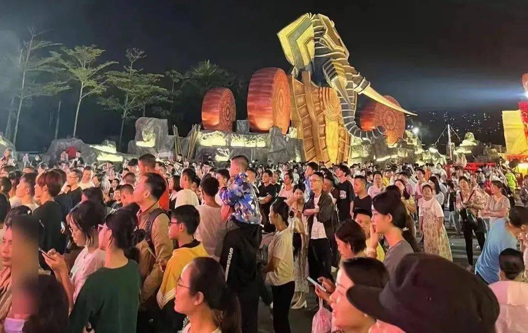 包含赛地聚焦——中超关键时刻热度飙升；摩纳哥迎来里程碑；话题不断；细节决定成败的词条