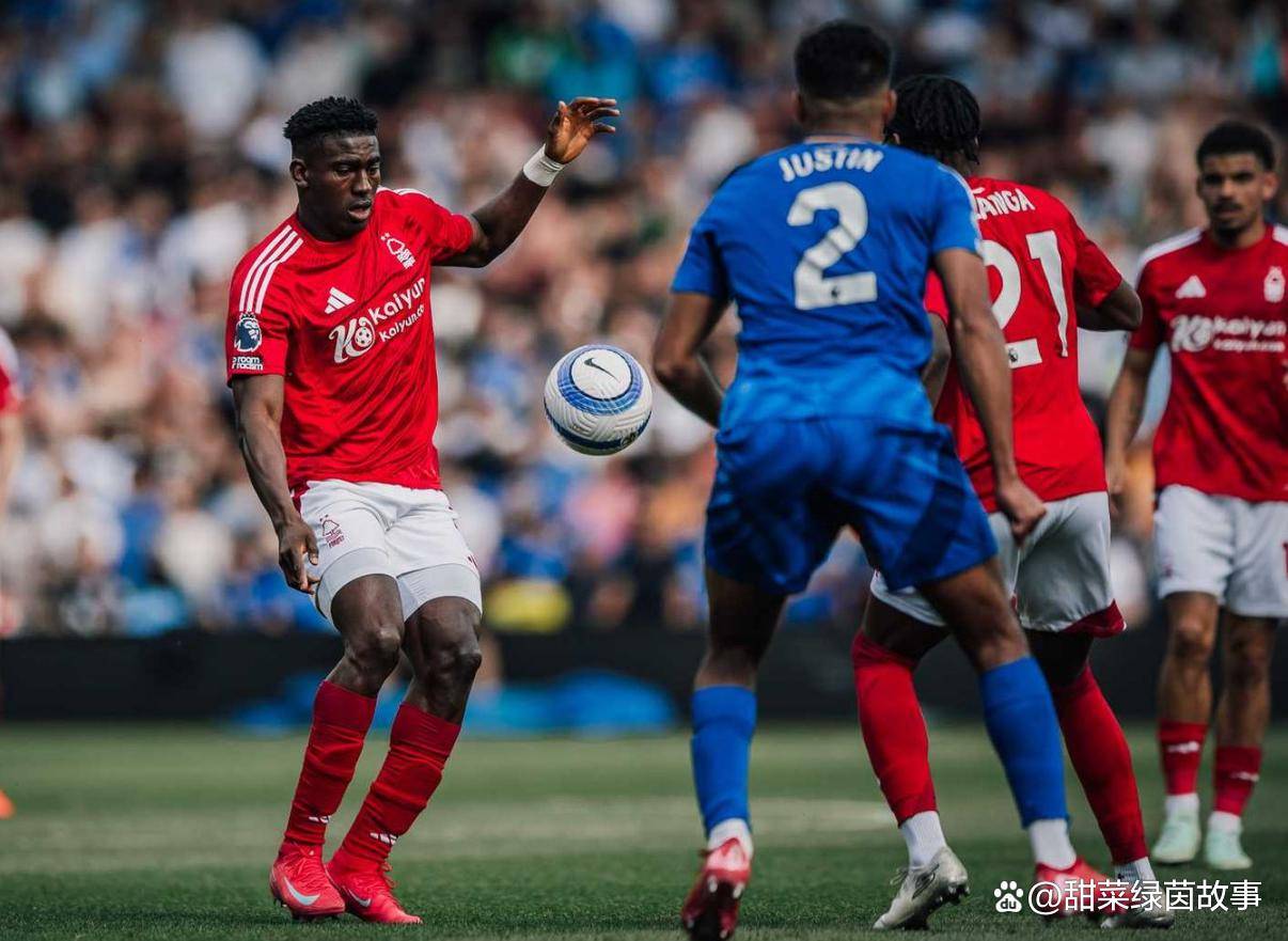 加时末段西汉姆备战欧篮联，调整名单细节曝光，引发热议，团队化学反应显著 