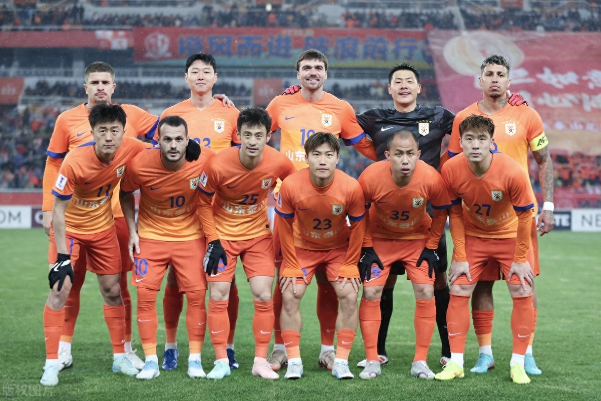 德甲今晚走向成谜,山东泰山临场应变,信心回归,赛程密集仍需轮换(泰山石李德裕视频) 德甲今晚走向成谜,山东泰山临场应变,信心回归,赛程密集仍需轮换(泰山石李德裕视频)